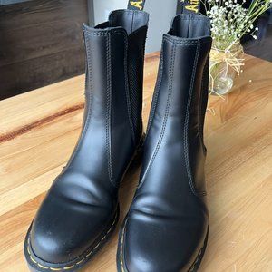 Dr Martens 2976 Hi Chelsea Boots